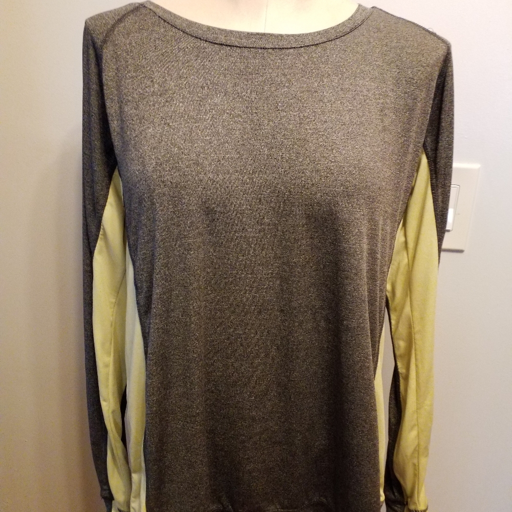 Reebok Long sleeves workout shirt